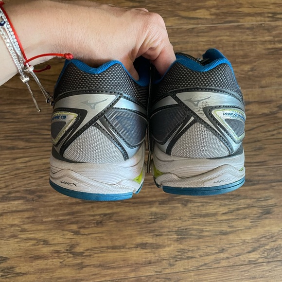 Mens mizuno shoes - Picture 3 of 6